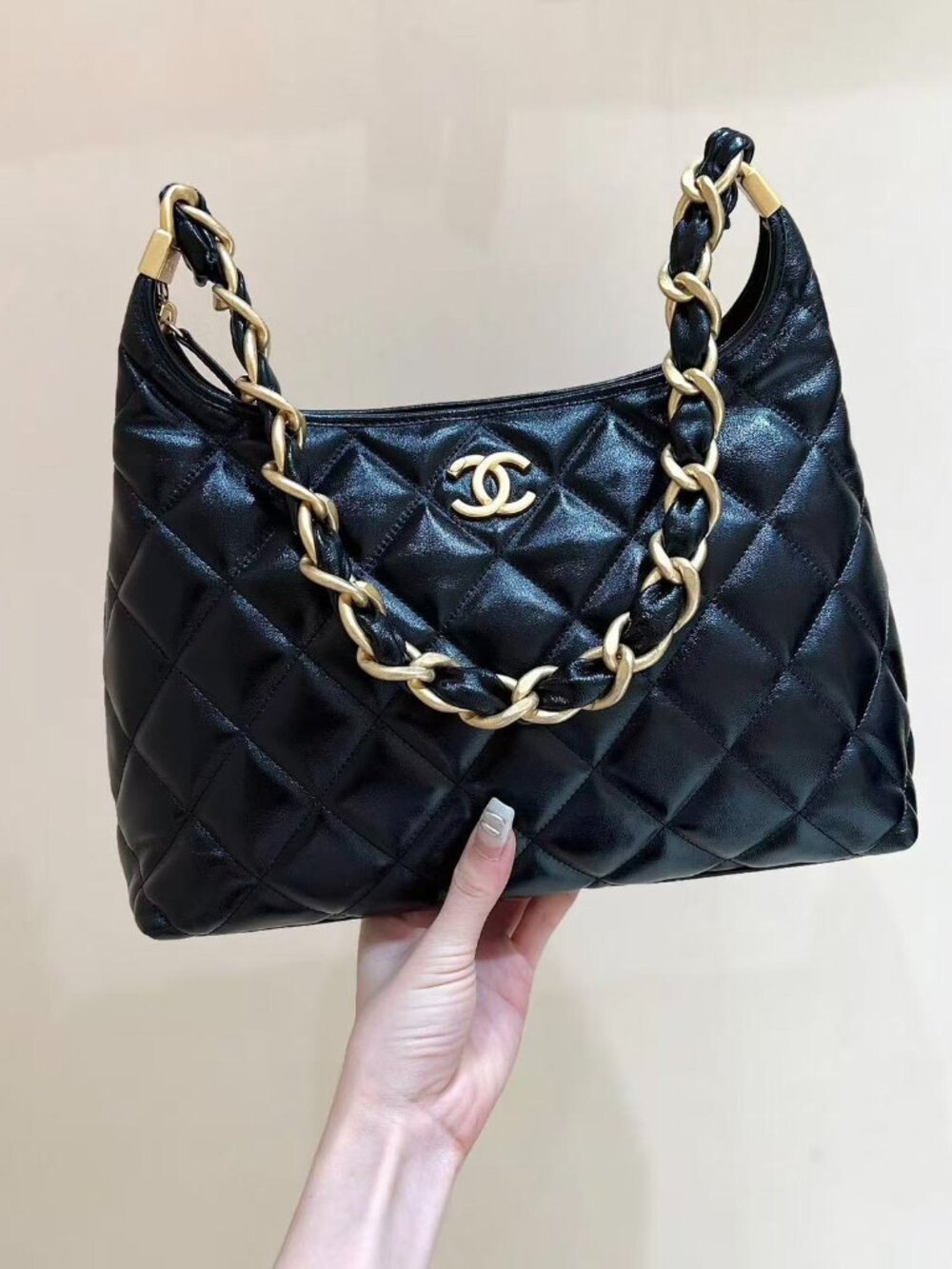 Classic CHANEL bag: A Stylish and Versatile Choice for Elegance